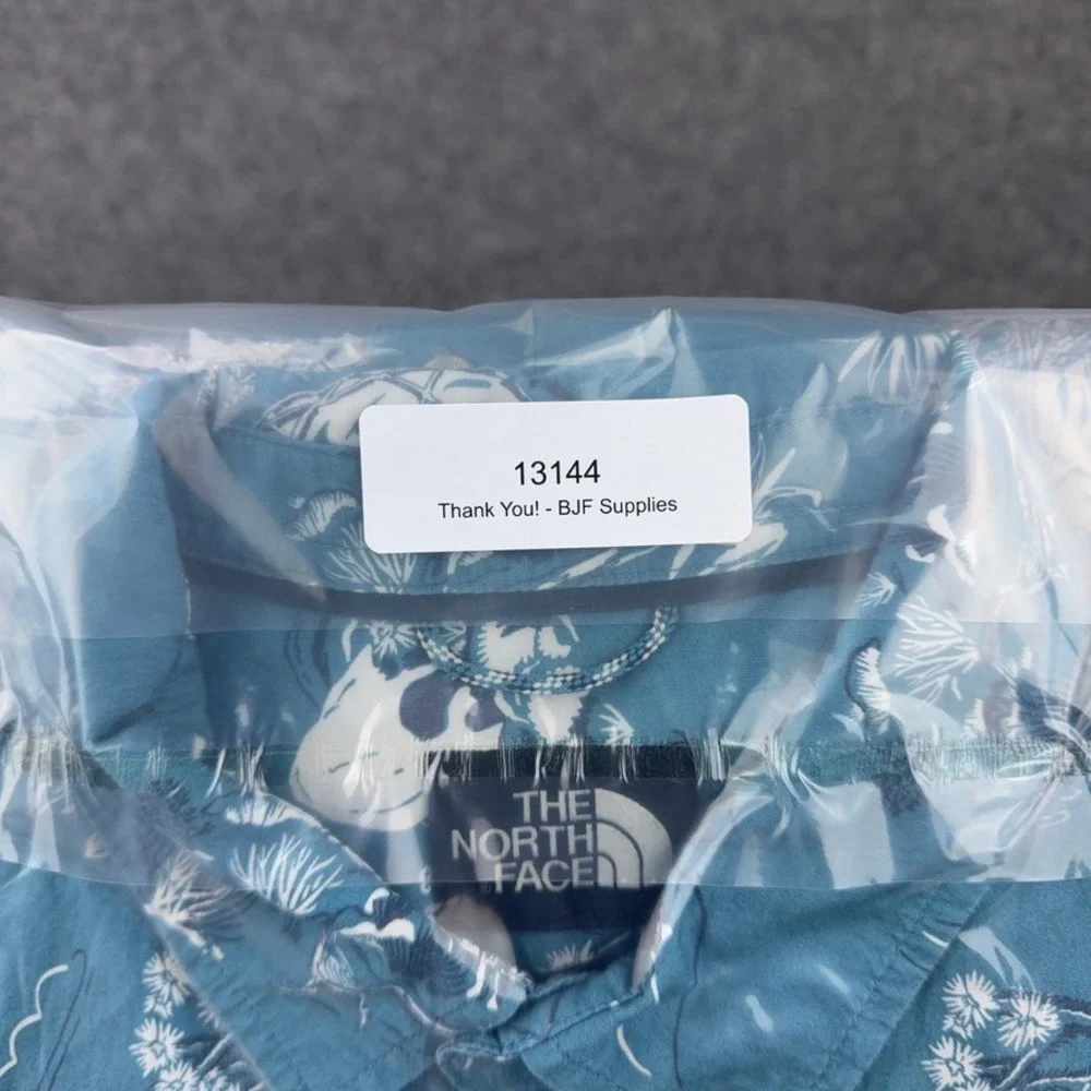 The North Face Shirt‎ Mens Large Blue Camp Print Short Sleeve Hiking Outdoor